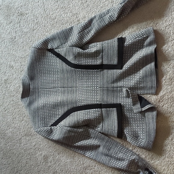 Ladies Jacket - Picture 4 of 4